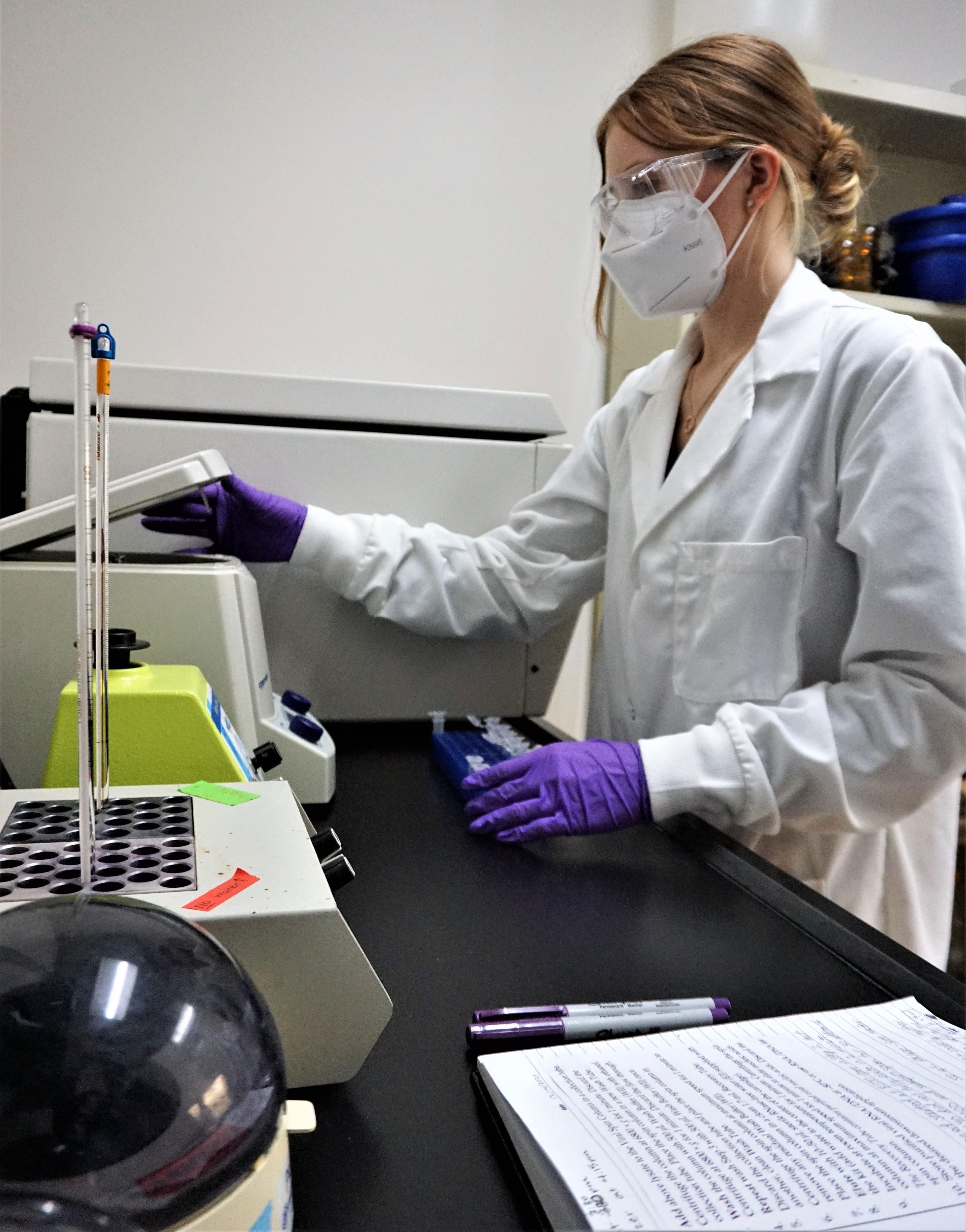 Victoria-Wuest-Lab-Web scientists extracts DNA from water sample